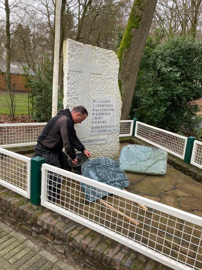 Plaatsing Graf van Willem Karreman